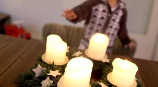 Verbrennungen in der Adventszeit: Bünder Chefarzt erklärt, was im Notfall zu tun ist
