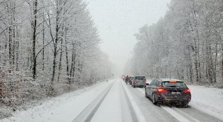 „Komplettes Verkehrschaos“ - mehr als 100 Unfälle auf Lippes Straßen
