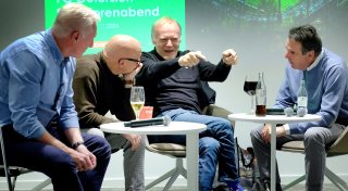 Unternehmer Hagedorn lädt in Schüttflix-Tower: FC Gütersloh hat Besuch von Bayern-Legende