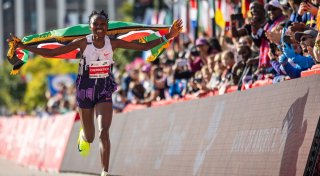 Kenianerin Chepngetich stößt in neue Marathon-Dimension vor