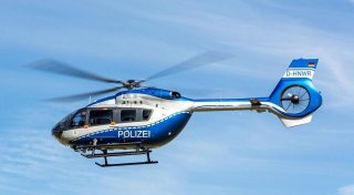 Autodiebe verstecken sich in Gebüsch an der Weser in Beverungen