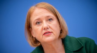 Paus will digitale Gewalt gegen Frauen bekämpfen