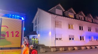 Fettbrand in Paderborn: Bewohner versucht zu löschen und wird verletzt