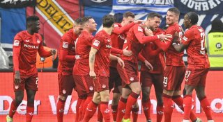 Sieg gegen Karlsruhe: FCK erobert Aufstiegsplatz