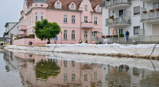 Hochwasser steigt - Erste Straßen an der Oder überflutet