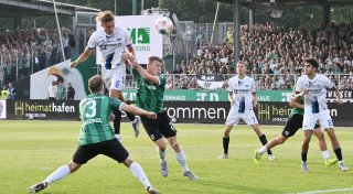 Ein Tor für die Vereinshistorie: Der Jüngste hat beim SC Paderborn die beste Laune