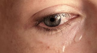 Können Tränen lügen? - Weinenden Männern glaubt man eher