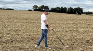 Außergewöhnliches Hobby: Sondengänger aus Warburg zieht Geschichte aus der Erde