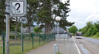 Baustelle auf der Weserbrücke in Petershagen: Kinder stranden - Stadt schickt Taxi