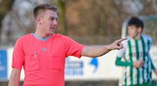 Fußball-Oberliga: Erster Spielabbruch für Bielefelder Schiedsrichter Maurer
