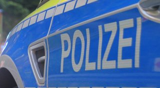 Gab es eine Straftat? Polizei Höxter bittet um Hinweise zu Auto bei Brakel