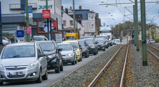 Baustellen und marode Infrastruktur: Pendler stehen in NRW länger im Stau