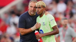 Torres-Tor erhitzt Gemüter: Flick holt Startsieg mit Barça