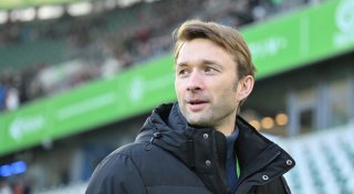 Bayer-Sportchef Rolfes mit eigener Sicht zum Spitzenspiel