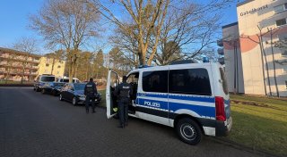 Zigaretten-Diebstahl aus fahrenden Zügen: Mann bei Razzia in Rahden festgenommen