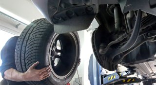 Sommerreifen oder noch warten? TÜV-Experte gibt Tipps für Bünde