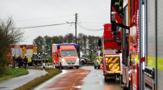 Das Pferd kam mit dem Schrecken davon: Autos kollidieren frontal auf Bielefelder Straße