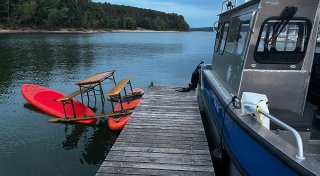 Trio mit Bierbank-Boot aus dem Verkehr gezogen