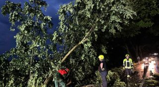 Fast 200 Notrufe nach Unwetter: Feuerwehren, THW und DRK im Kreis Herford im Dauereinsatz