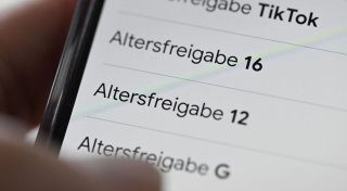 Ministerpräsident Lies: Tiktok und Co. erst ab 14 Jahren