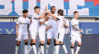 Leverkusen hält Titelrennen etwas offen - Frankfurt patzt