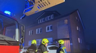 Feuerwehr Hövelhof rettet vier Bewohner vor Wohnungsbrand