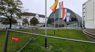 Bielefelder Drogen-Hotspot „Tüte“: Hüfthoher Zaun soll Stadthalle-Umfeld sicherer machen