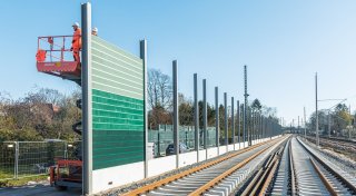70 Kilometer Lärmschutzwände an Bahnstrecken gebaut