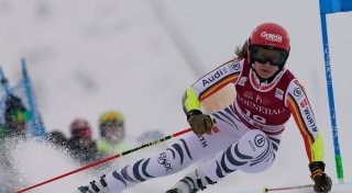 Brignone feiert Doppelsieg - Dürr im Riesenslalom 15.