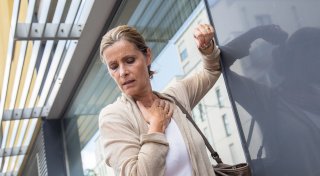 Ab zum Arzt! Das sind Anzeichen für Lungenprobleme