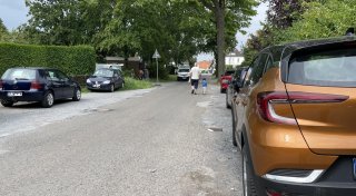 Bünderin frustriert über Zustand der Heidestraße: „Das ist eine Gefahr für Fußgänger“