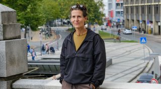 Engagement auf Bielefelder Demo: Schauspielerin kämpft für Demokratie
