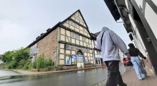 Markantes Fachwerkhaus in Höxter: Brandruine in der Innenstadt soll verkauft werden