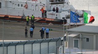 Italien zieht Personal aus Flüchtlingslagern in Albanien ab