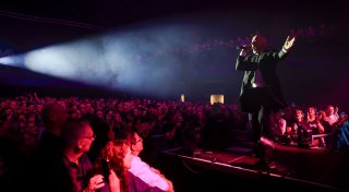 Der Graf spielt mit Unheilig nach Bühnensturz normal weiter