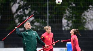 Fußballerinnen machen sich Mut: «Jetzt erst recht»