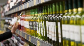 Wird Wein automatisch besser, wenn er lange lagert?