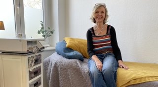 „Da ist viel Unsicherheit“: Bünder Hebamme unterstützt junge Familien seit fast 35 Jahren
