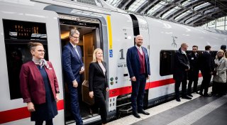Stufenlos und besserer Empfang - Bahn stellt ICE L vor