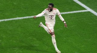 Bayern-Profi Davies wieder im Teamtraining