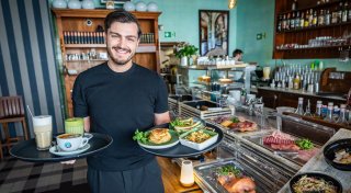 Eines der schönsten Häuser der Altstadt: Täglich Frühstück im Kachelhaus in Bielefeld