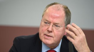 „Großer Wurf“ oder zu spät? Was Ex-Finanzminister Steinbrück über das Finanzpaket sagt