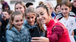 Millionen fürs Wachstum: Fußballerinnen vor wichtigen Wochen