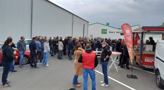 Gewerkschaften fordern in Beverungen mehr Geld im Schlosserhandwerk - Aktion bei Hegla