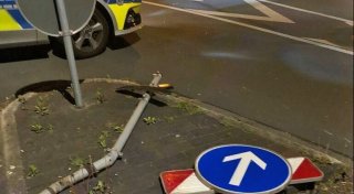 Verwüstung in Bielefeld: Rücksichtsloser Fahrer hinterlässt Öl und Chaos