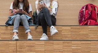 Handyverbot an Schule im Kreis Herford: Rückschritt statt Lösung