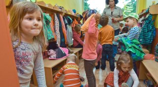 Neue Kita-Pläne in NRW: Eltern sollen künftig ab 35 Wochenstunden Beiträge zahlen