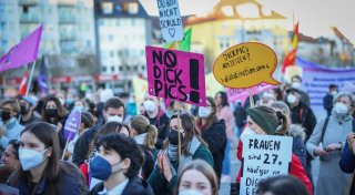 Frauentag 2025 in OWL: Hier finden Konzerte, Flohmärkte und Kundgebungen statt