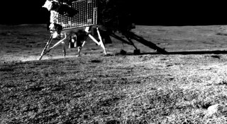 Mehr Eis auf dem Mond