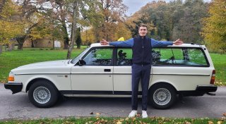 Junger Mann im Kreis Gütersloh kauft sich mit 17 Jahren schon ein eigenes Taxi